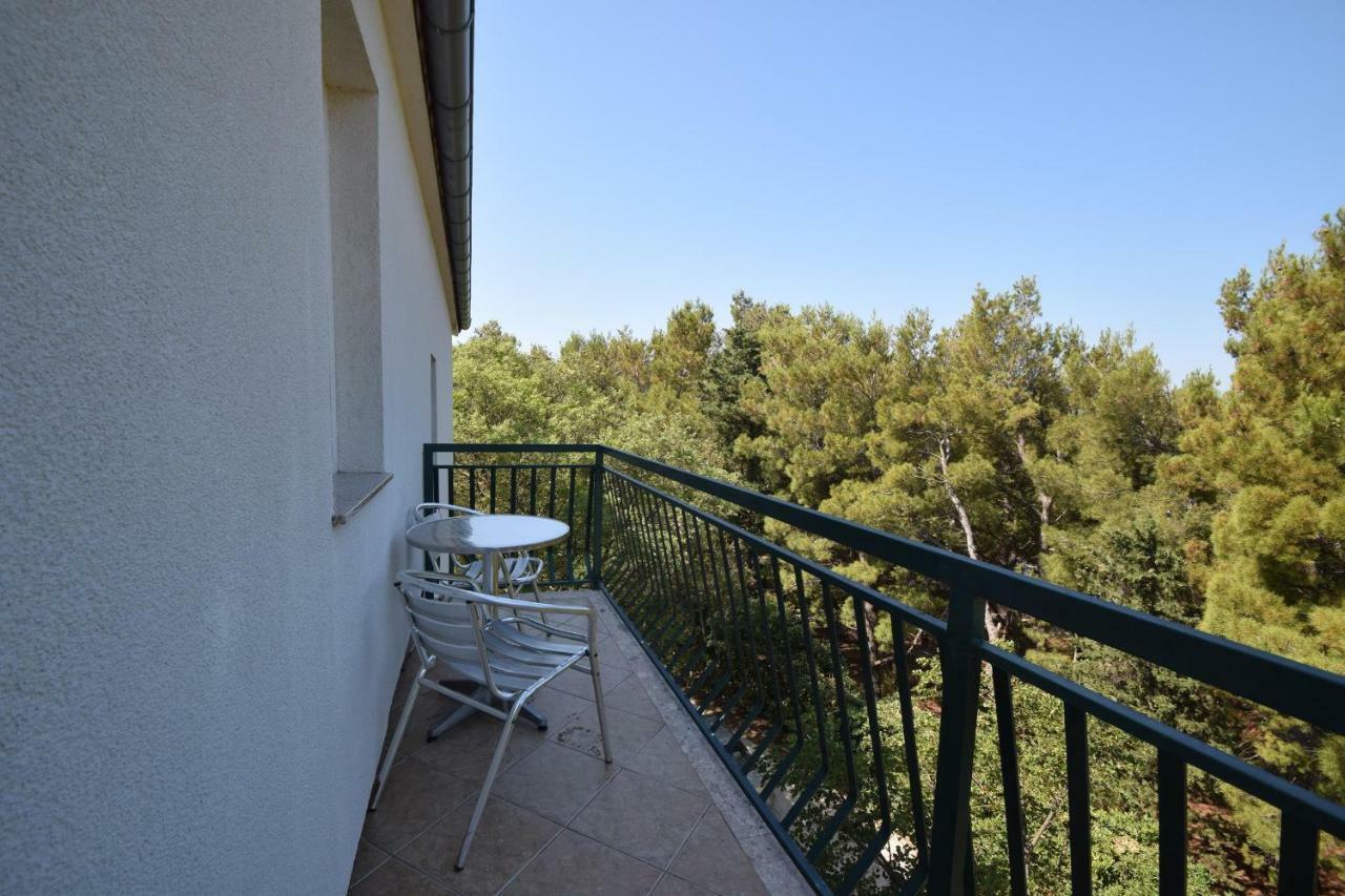 Apartments Nina Starigrad Paklenica Exterior foto