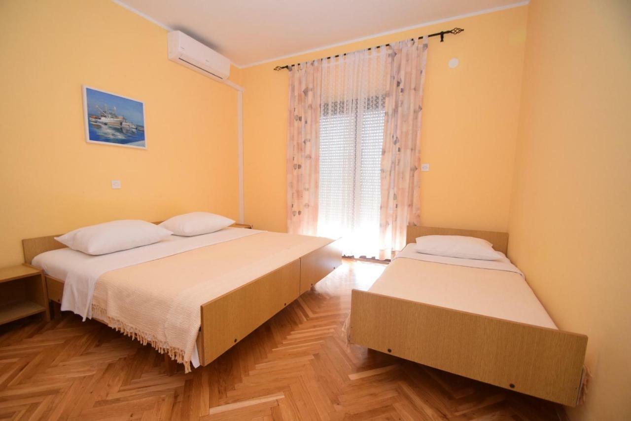 Apartments Nina Starigrad Paklenica Exterior foto