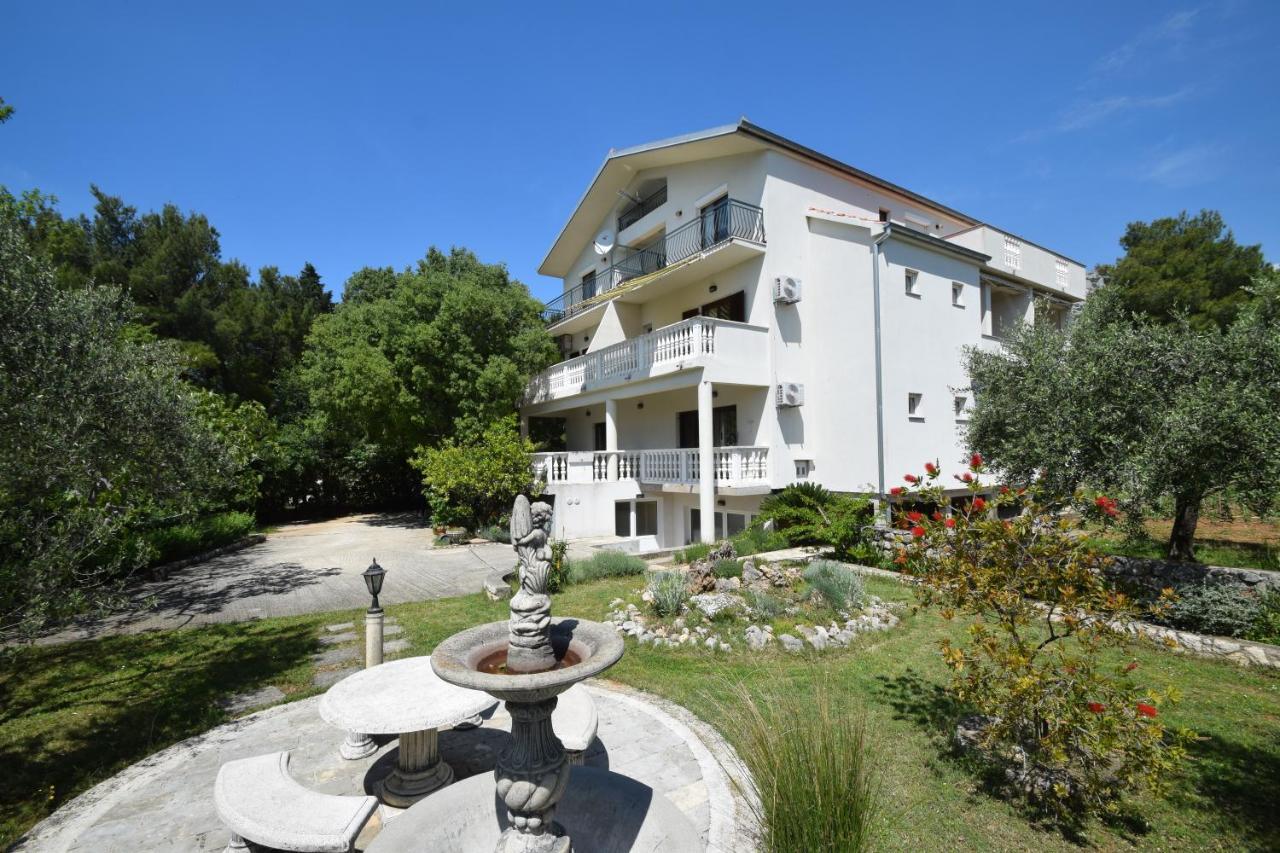 Apartments Nina Starigrad Paklenica Exterior foto